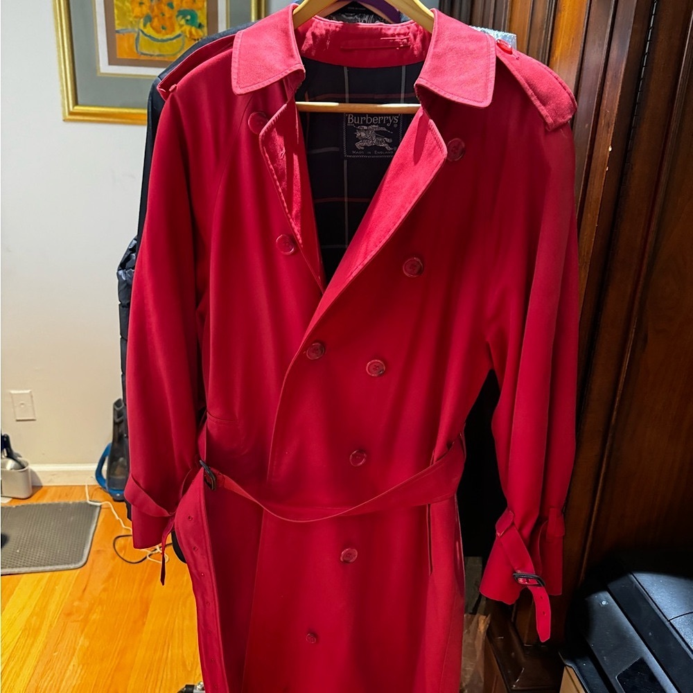 Woman’s Burberry top coat size 10 reg